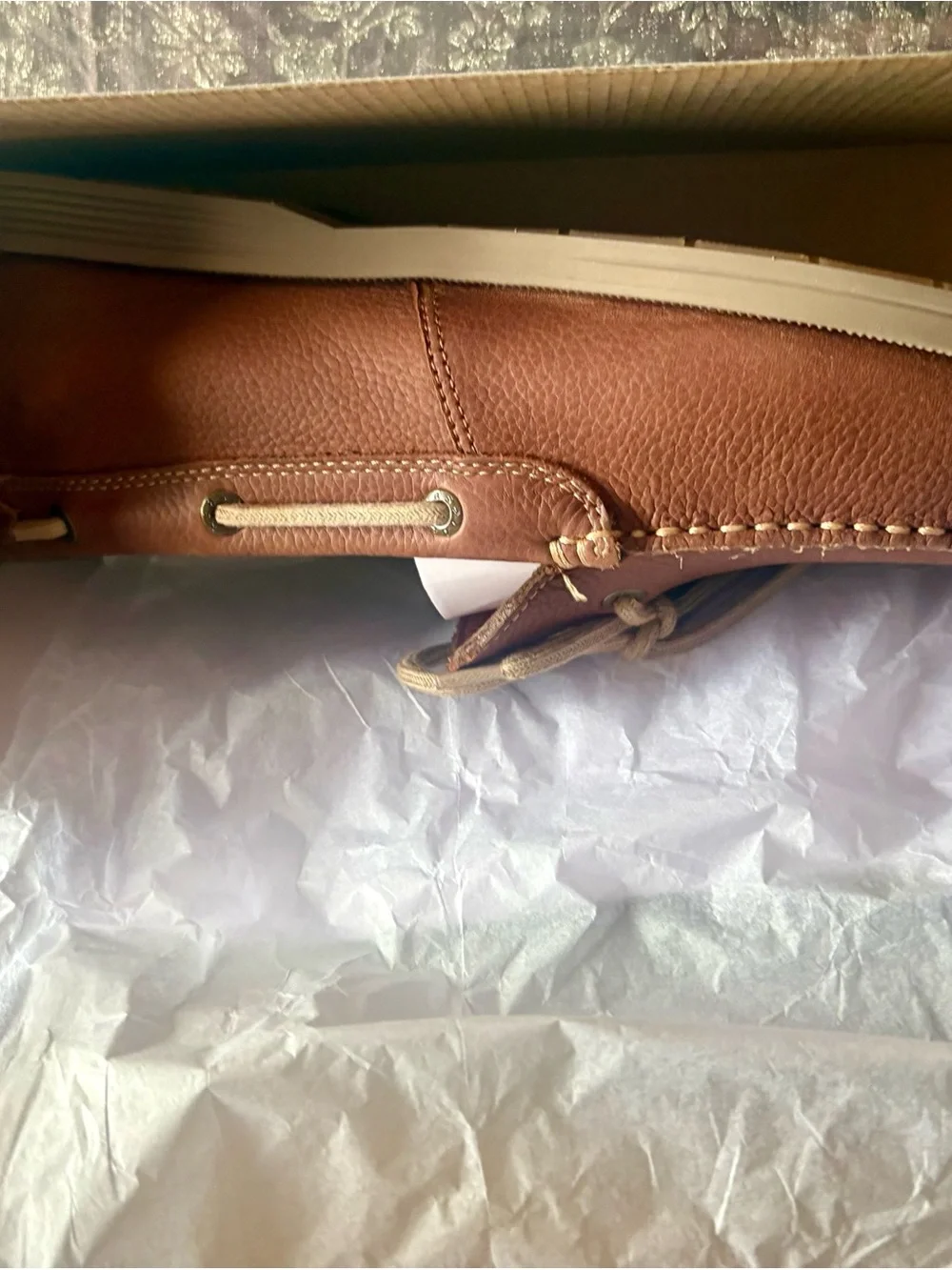 Dockers Men's and 9M Brown Leather Moccasin-Style Boat Shoes with Cream Laces